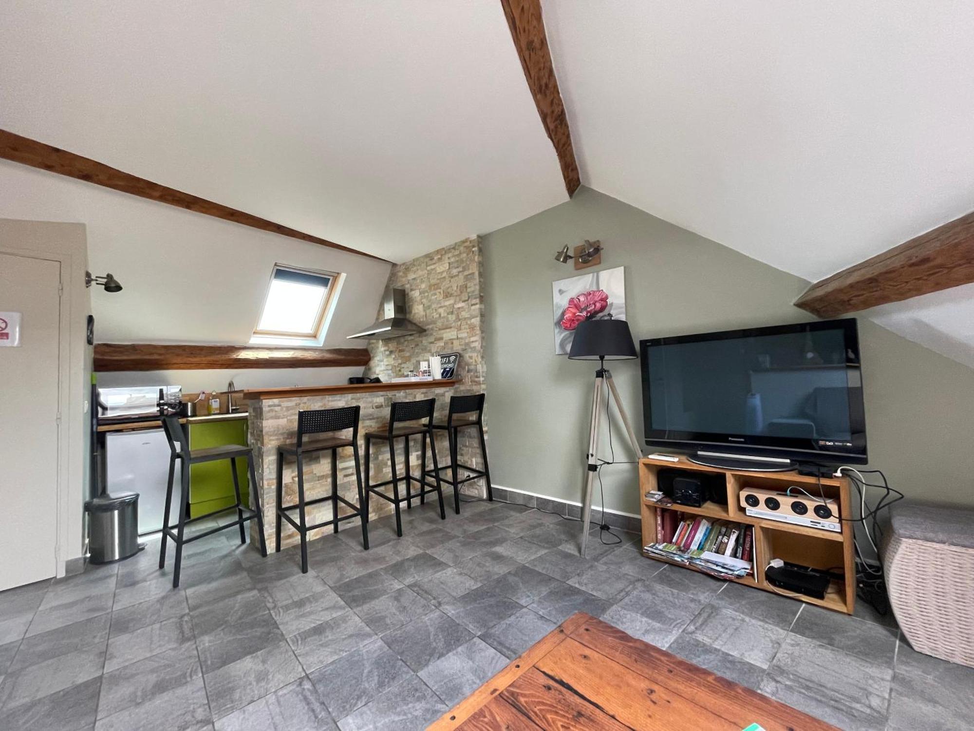 Les Combles De L Aure Grand Studio Cosy Confortable Classe 3 Etoiles Centre Bayeux 2 Mn A Pied Cathedrale Proche Plages Du Debarquement Екстериор снимка