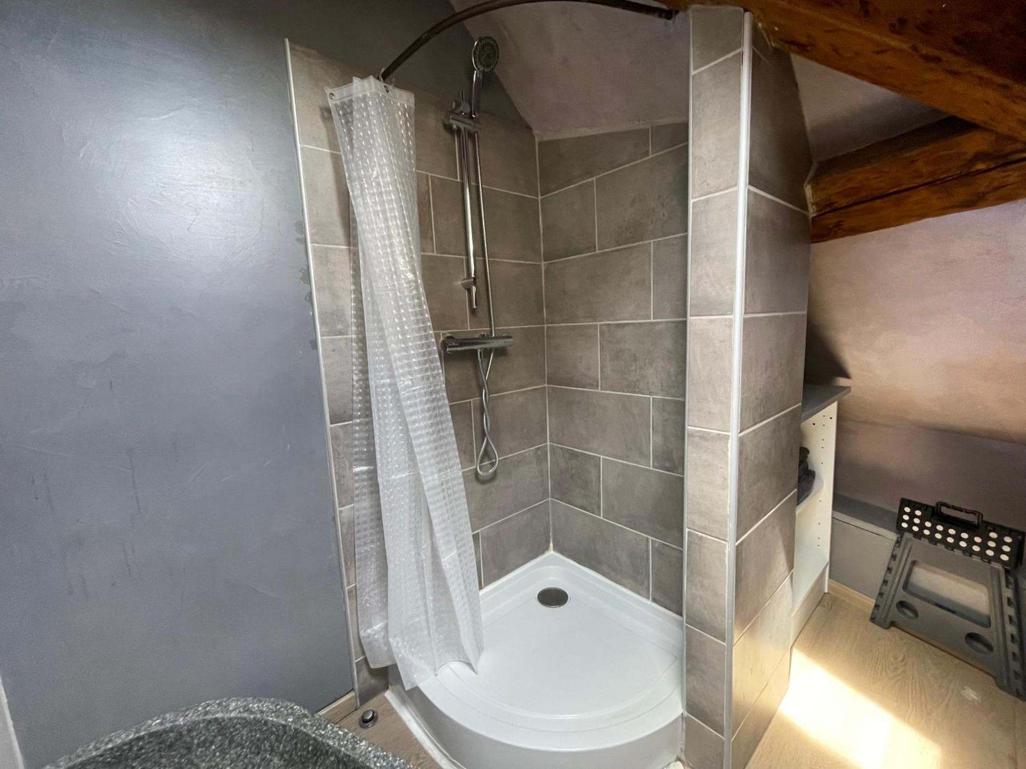 Les Combles De L Aure Grand Studio Cosy Confortable Classe 3 Etoiles Centre Bayeux 2 Mn A Pied Cathedrale Proche Plages Du Debarquement Екстериор снимка