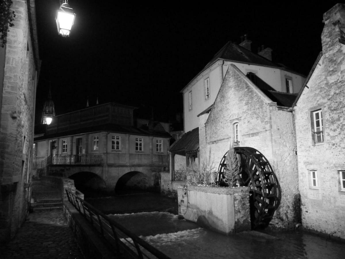 Les Combles De L Aure Grand Studio Cosy Confortable Classe 3 Etoiles Centre Bayeux 2 Mn A Pied Cathedrale Proche Plages Du Debarquement Екстериор снимка